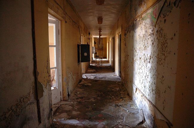 Yurij Antipitchev. Trip to Kola Superdeep Borehole (2015). Corridor