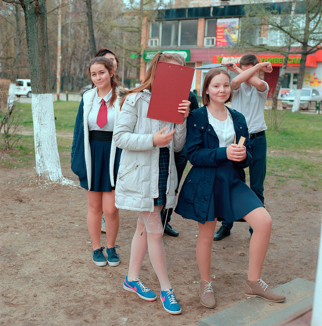 Юрий Антипычев. Люди Труда и другие истории (2019). Юные чтецы, 2016 Hasselblad 501CM + Carl Zeiss Planar 80mm f/2.8 CF, Kodak EKTAR 100