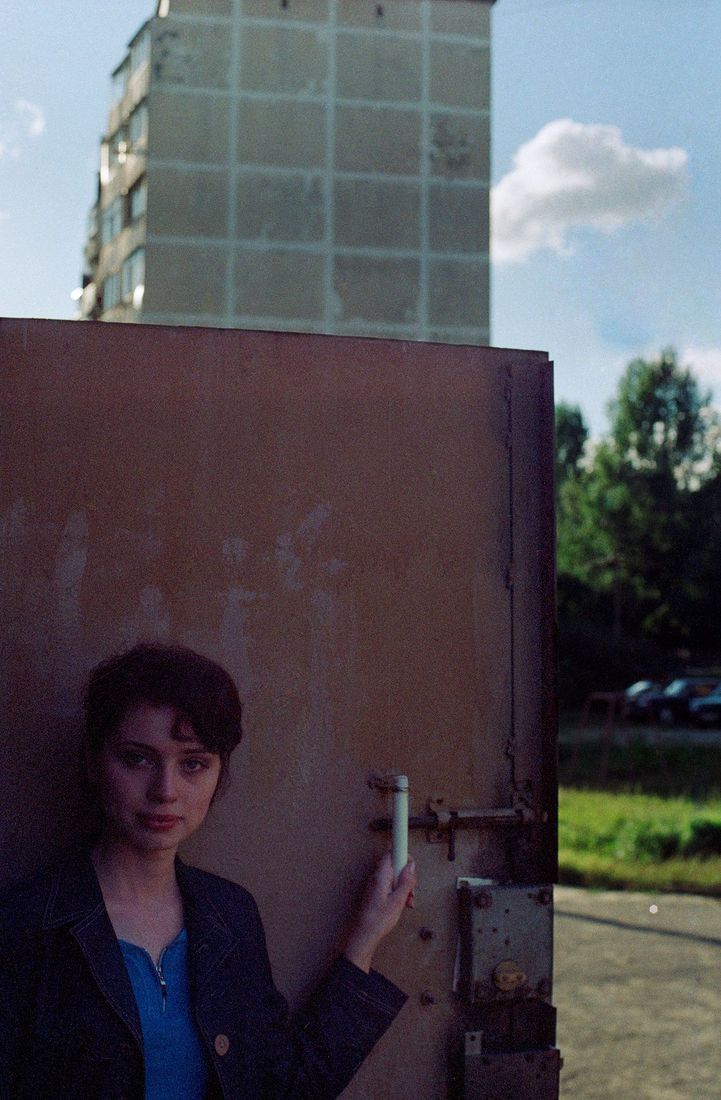 Юрий Антипычев. Люди Труда и другие истории (2019). Елена, 2001 Журналист-корреспондент городского кабельного ТВ