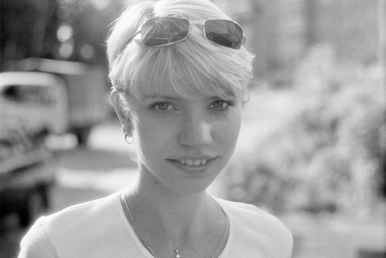 Юрий Антипычев. Люди Труда и другие истории (2019). Нина, 2000 Zenit 122K + MC Helios 44K-4 58mm f/2, СВЕМА ФН-64